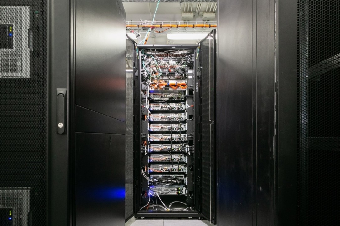 Иллюстрация к новости: Суперкомпьютер «cHARISMa» НИУ ВШЭ выполнил миллионную задачу